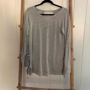 A Pea in the Pod long sleeve maternity pullover.